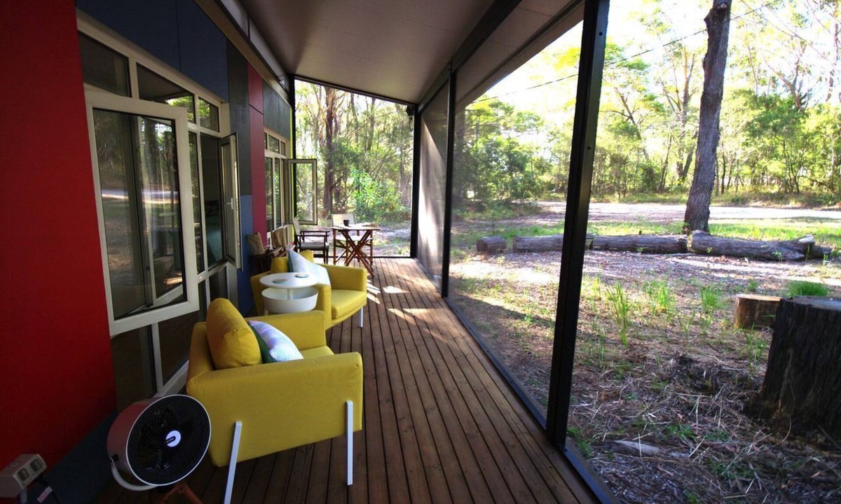 Brisbane Waterfront Cabin | Island Tank Aviary