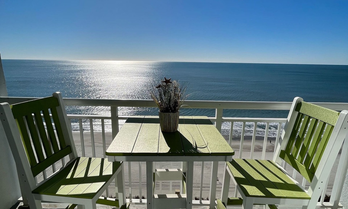 Myrtle Beach Condo | 💎ISLAND TIME Dolphin Shack; Gorgeous Direct Oceanfront Balcony King Luxury Bed