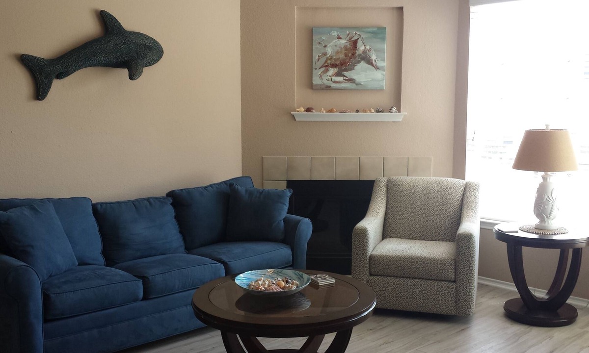 Corpus Christi Condo | "Island Time" Full Kitchen, Washer & Dryer, Close to Beach, Pool and Hot Tub!