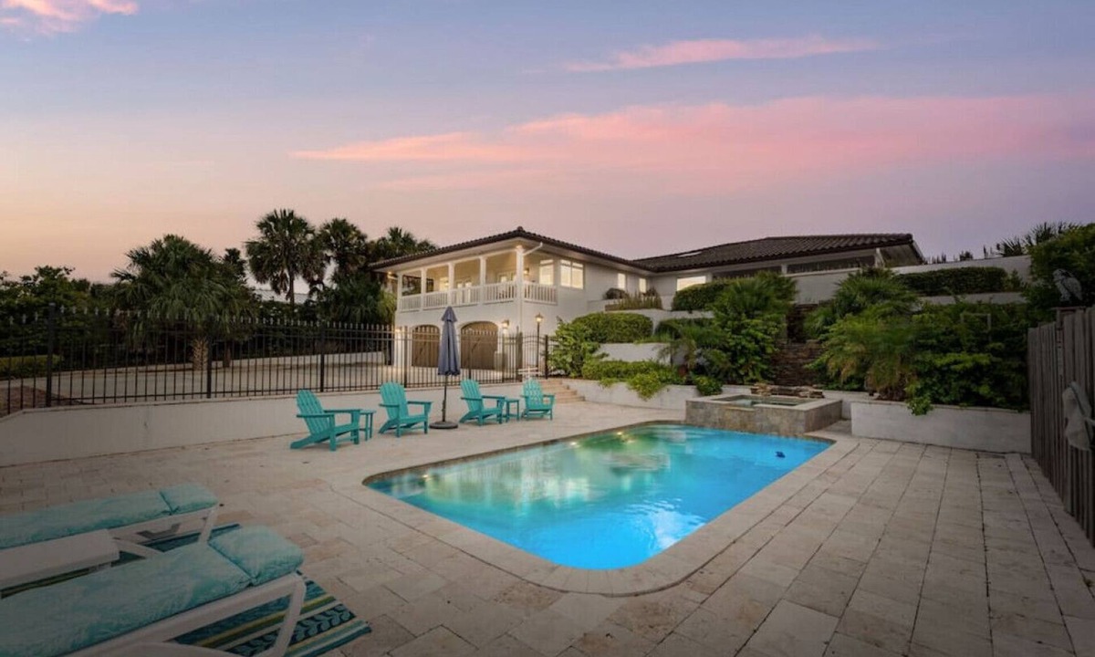 Crescent Beach House | Island Time - Oceanfront Bliss