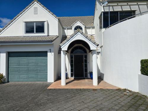 Omokoroa Apartment | Island View