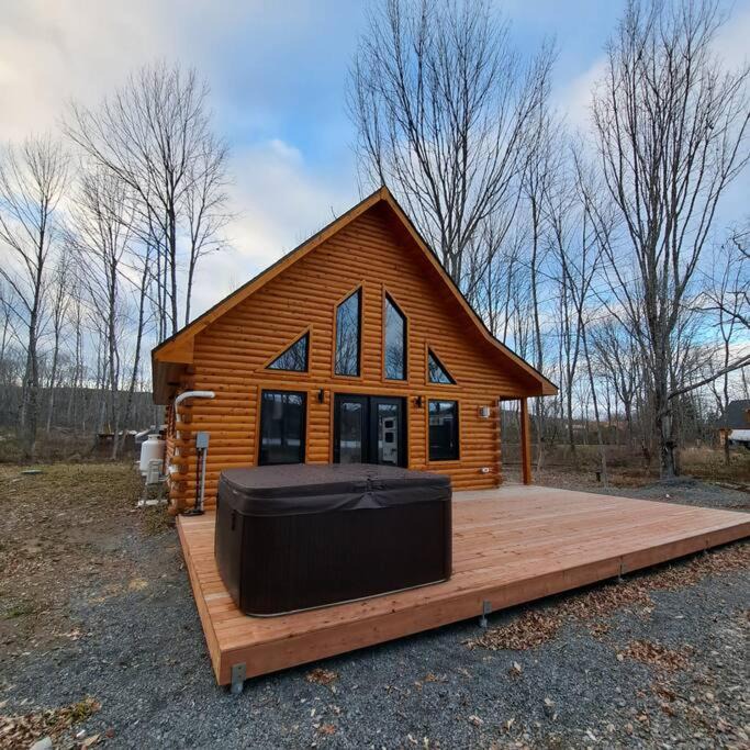 Antigonish County House | Islander Lodge - Lochaber Lake Lodges