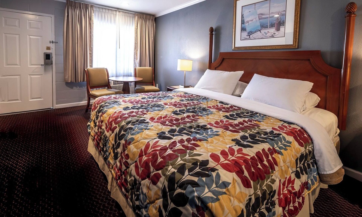 Westside Santa Cruz Hotel | Islander Motel Santa Cruz