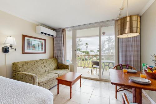 Wailua Hotel | Islander on the Beach 204