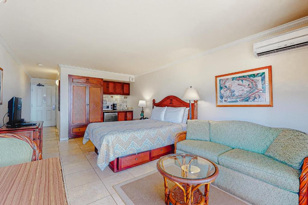 Wailua Hotel | Islander on the Beach 304