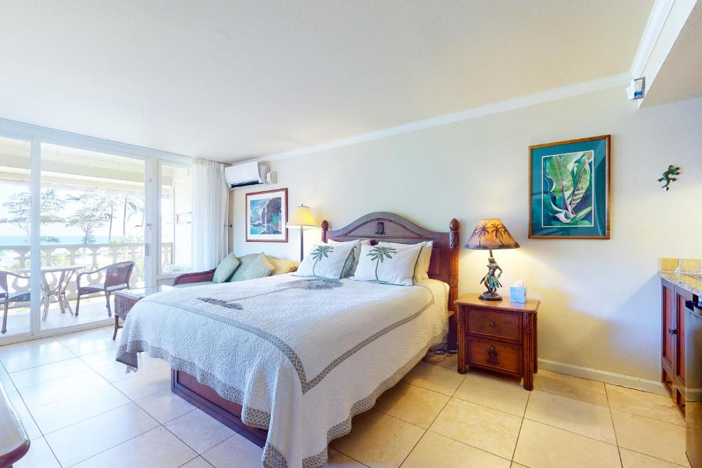 Wailua Hotel | Islander on the Beach 309