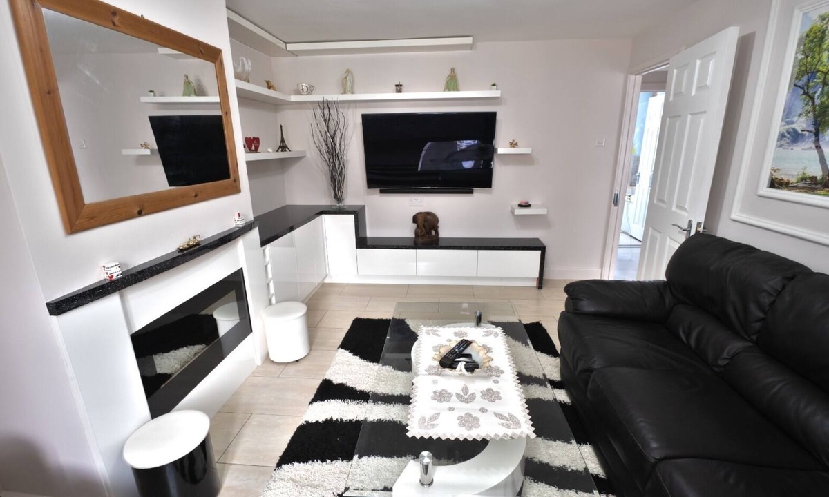 North Richmond Apartment | Isleworth - Apt - Stay 4 - Parking - Riverside