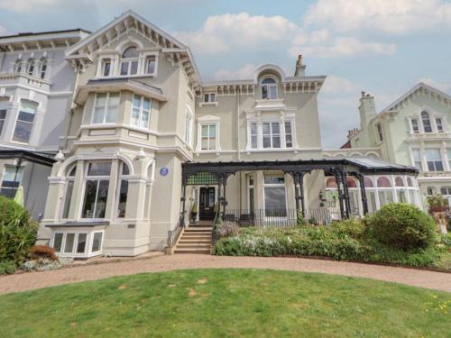 Waterloo House | Ismay Dining Room Suite - Titanic Interest