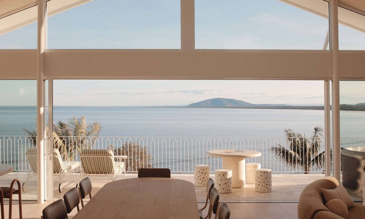 Gerroa House | Isola Gerroa Summary: