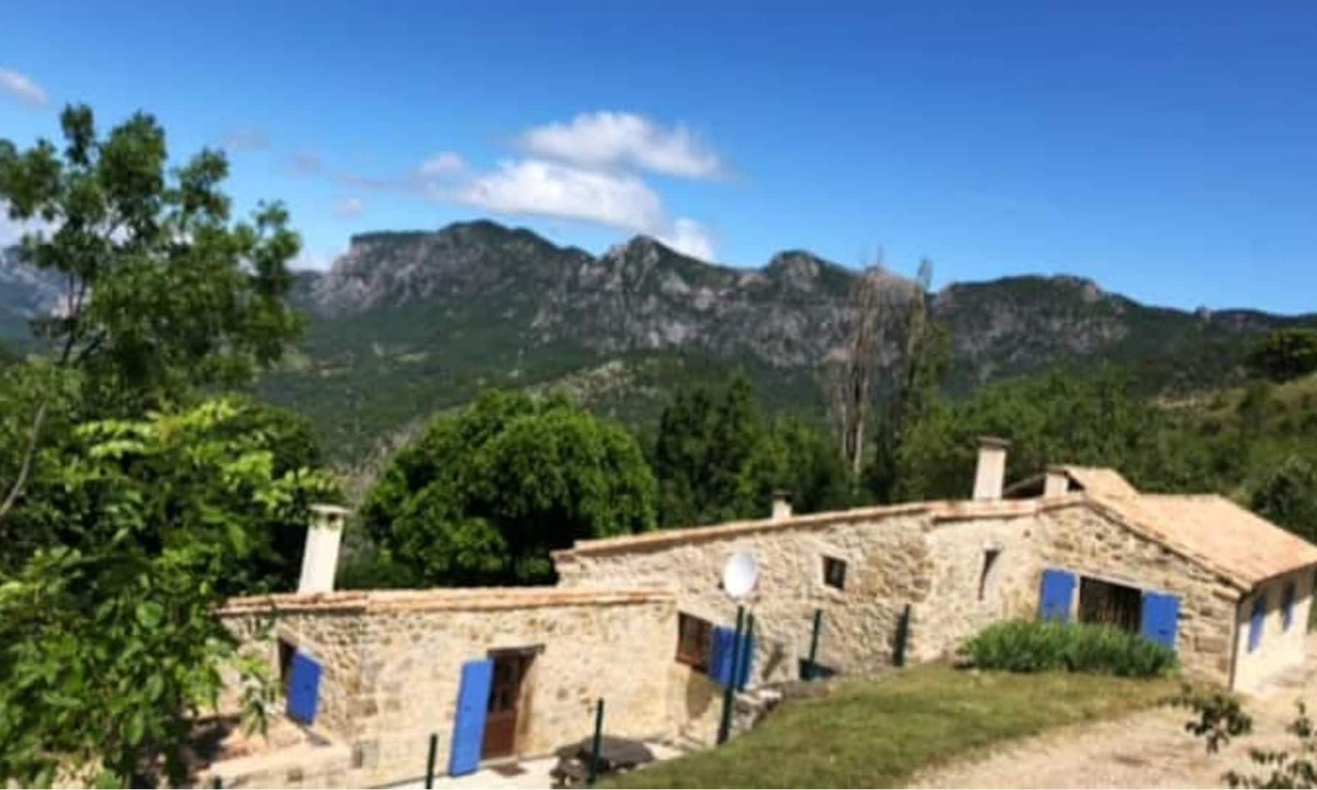 Mornans Cottage | Isolated group accommodation 36pers.