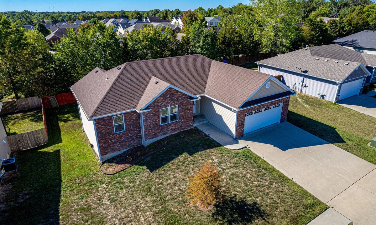 Columbia House | It's a Gem ! Comfy Hideaway for R & R ~ King Bed !