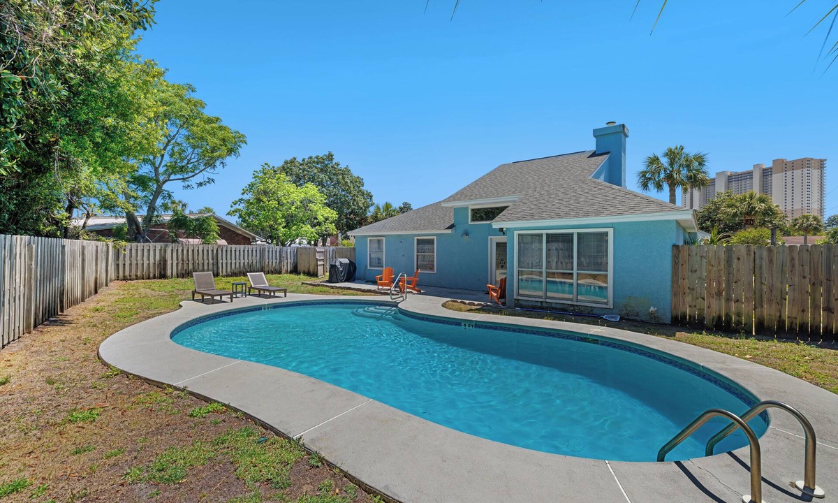 El Centro Beach House | {It's A Shore Thing} | POOL | Dogs OK! | Few Blocks 2 Beach
