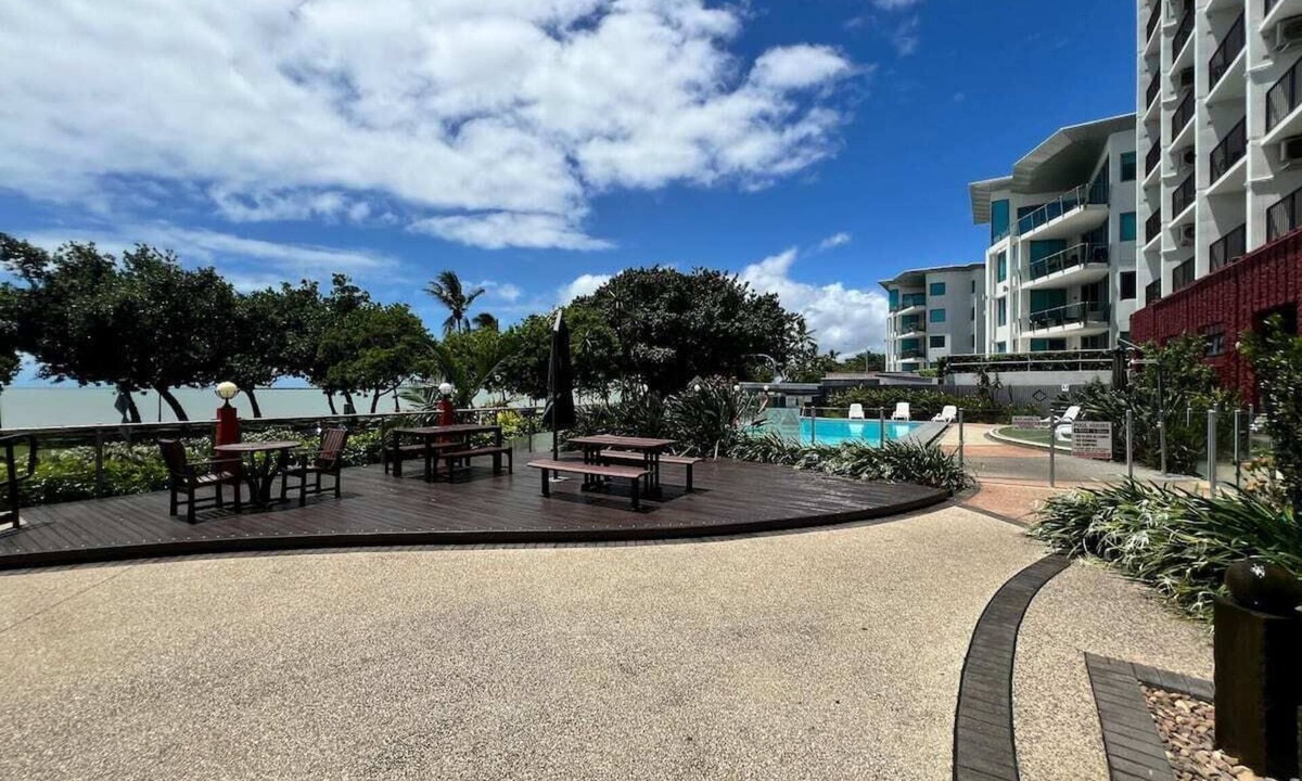 North Ward Apartment | It's all about the views!