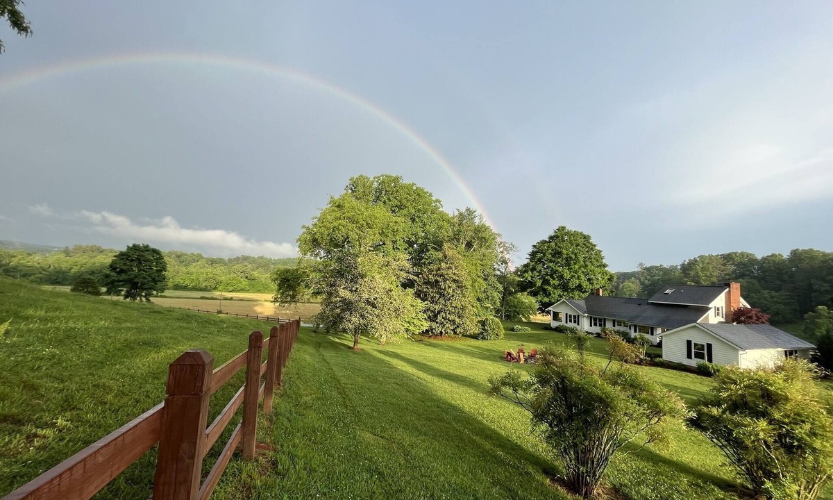 Arden House | It's all here! Comfy home,horses grazing,French Broad River &close to everything