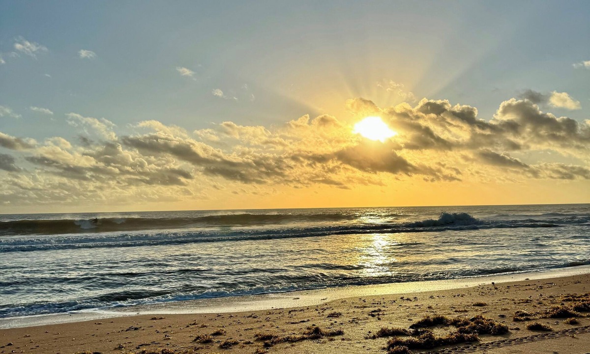 Rivocean House | It's beach time! Enjoy the sunshine!