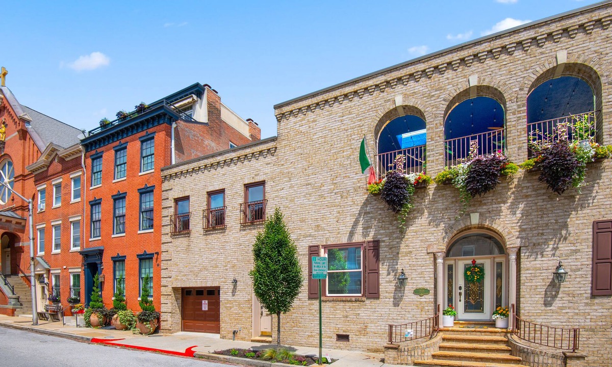 Little Italy Villa | Italian Villa by Harbor East w/indoor pool & fire pit, 6 car parking sleeps 12