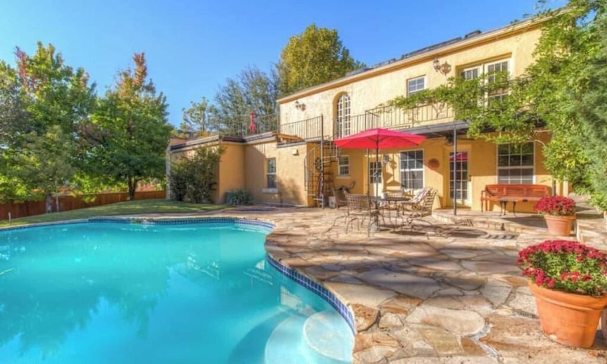 Maple Ridge House | Italian Villa next to Gathering Place with pool