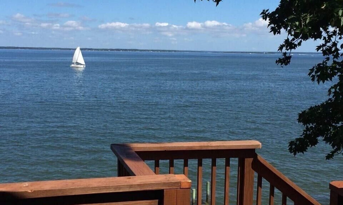 Montross House | It’s All about the VIEW….and you !