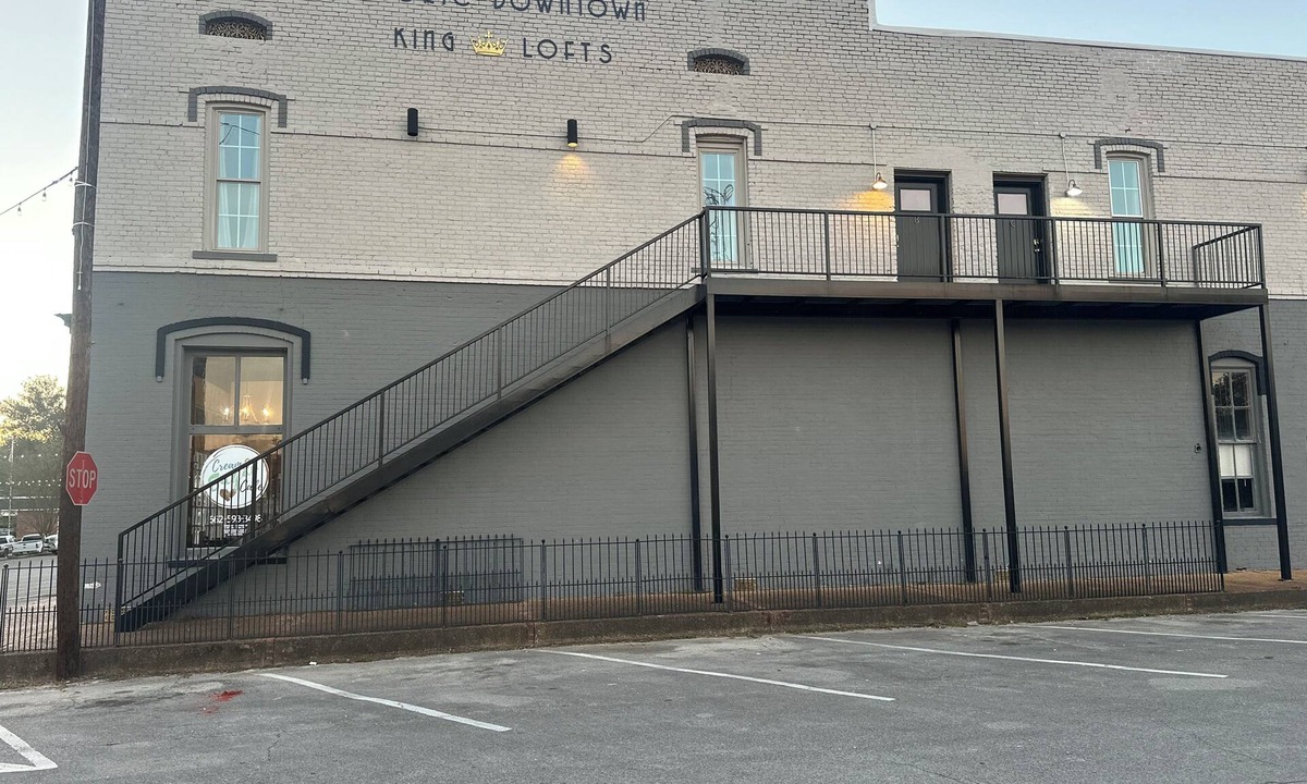 Iuka Apartment | Iuka Downtown Historic King Loft B