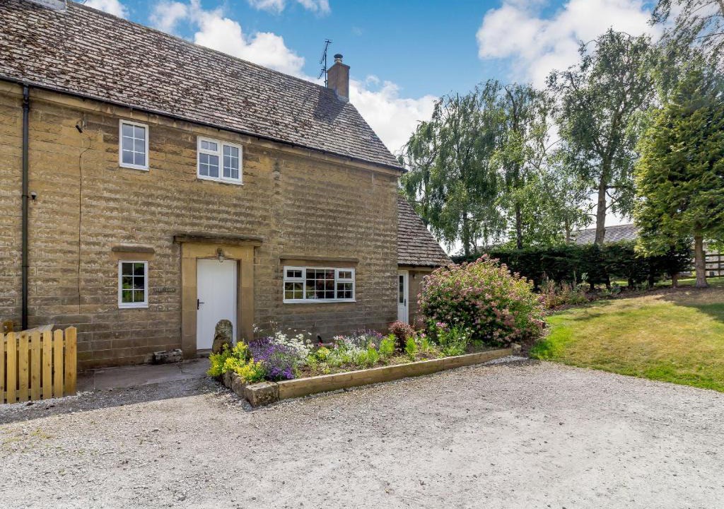 Hopton House | Ivet Lowe