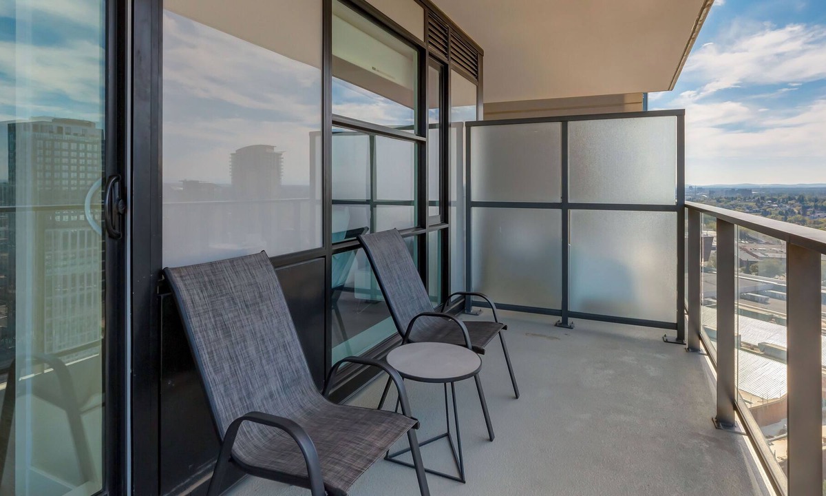 Victoria Park Apartment | "Ivory" 2 bdrm in Guardian Bldg