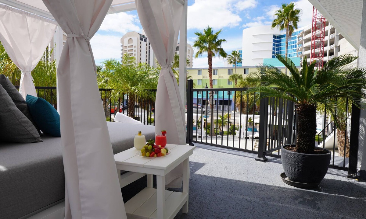 Clearwater Beach Hotel | Ivory Sands Beach Suites