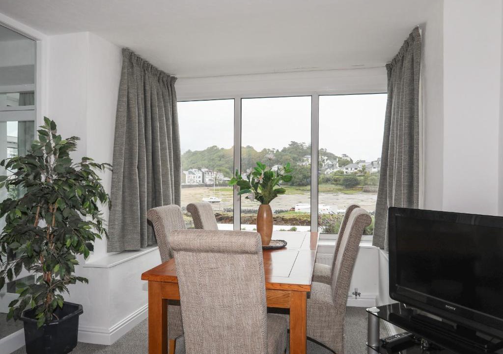 Borth-y-Gest House | Ivy Cottage