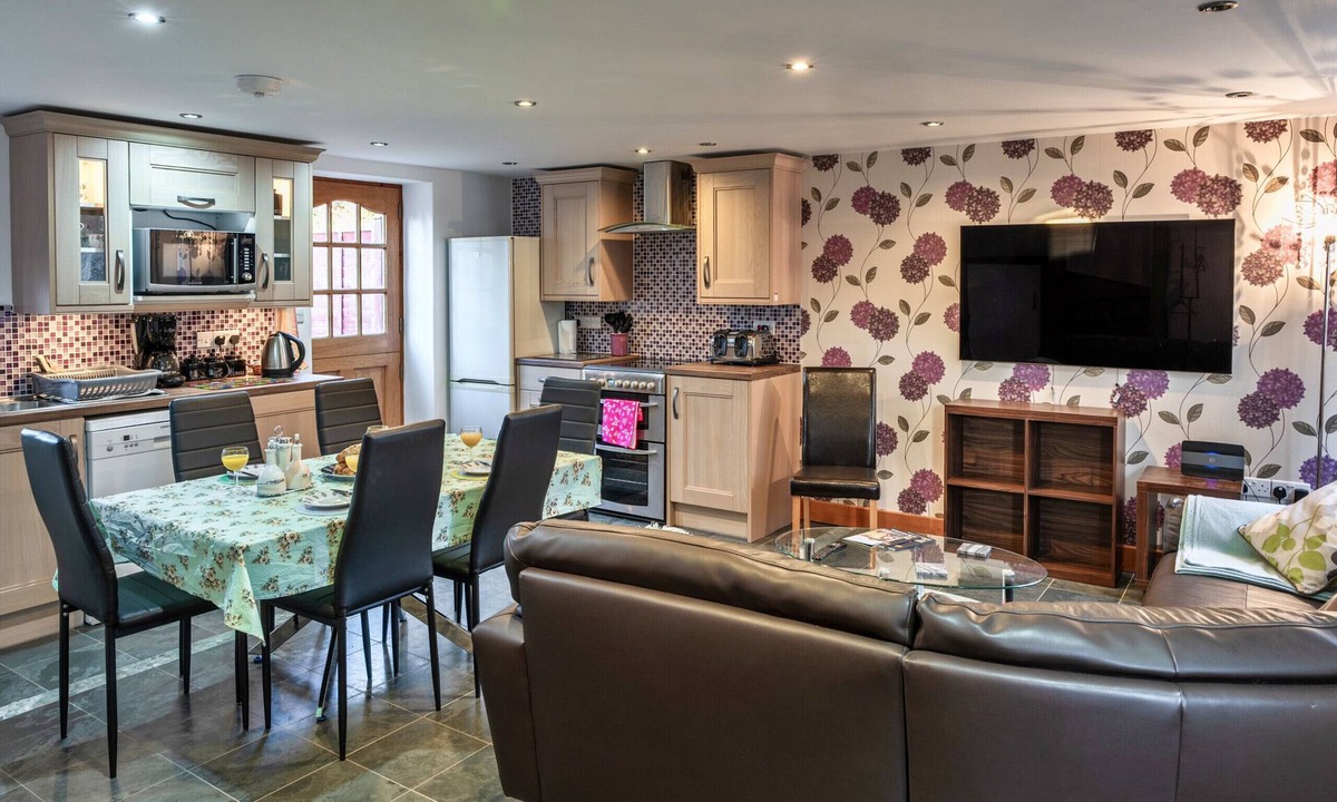 Bicton Cottage | Ivy Cottage, Great Houndbeare Farm