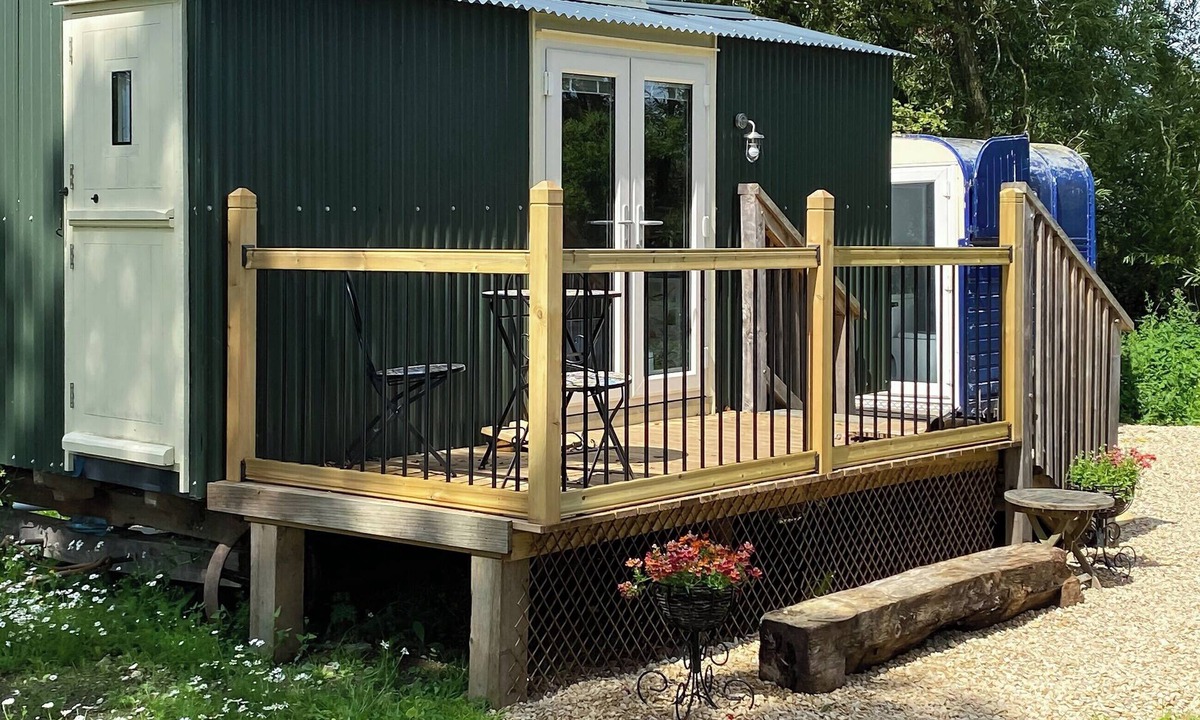 Seend Cottage | Ivy Shepherds Hut - UK45590