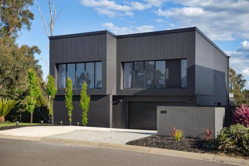 Creswick House | Izzy's Retreat