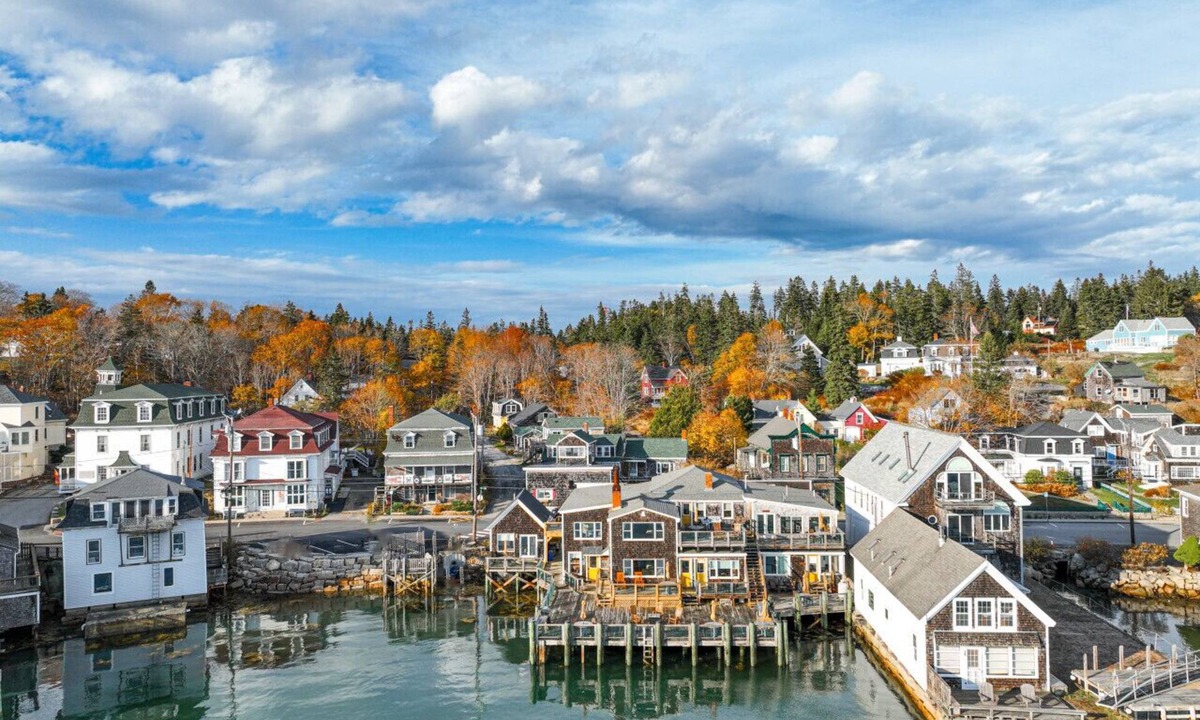 Stonington Apartment | J & E Riggins - Inn on the Harbor