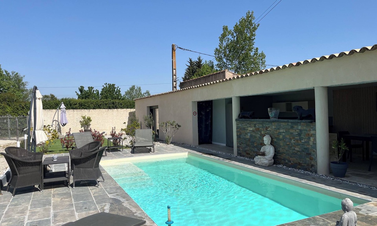 Entraigues-sur-la-Sorgue Apartment | J & J Home