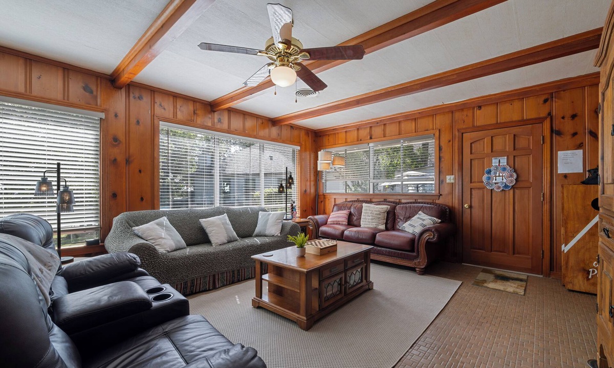 Clifton House | J's Place on Lake Whitney