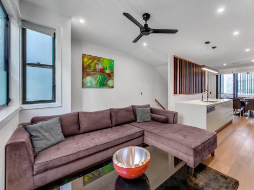 Bulimba Apartment | J24B - Bulimba Home from Home