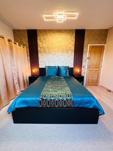 Bezons House | Jabeen's House Bedroom 1