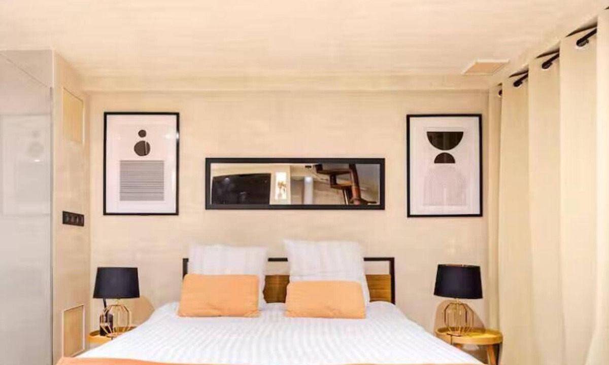 Montrouge Apartment | Jaccuzzi Sauna Private Spa Paris