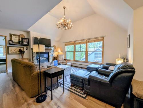 River Run House | Jack Pine 8011 by SummitCove Lodging