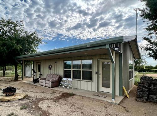 Jacksboro House | Jacksboro Glamping Destination with Sports Facilities in Texas