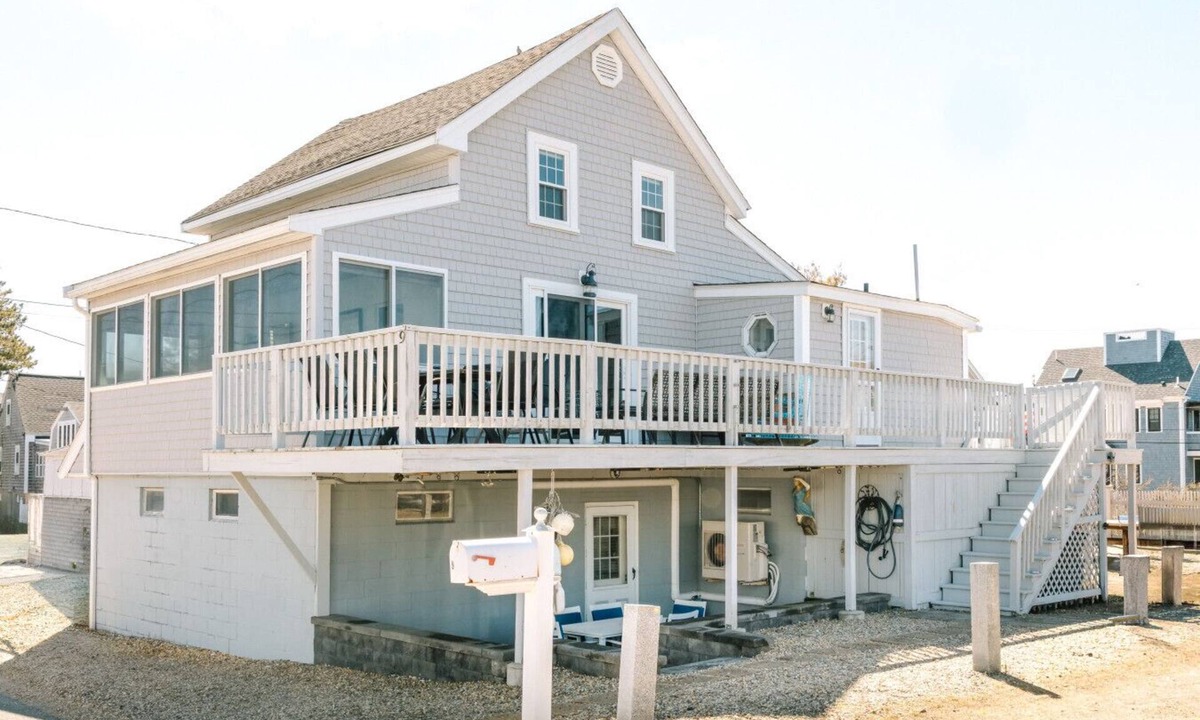Newbury House | JackShack on Plum Island | Walk to Beach!