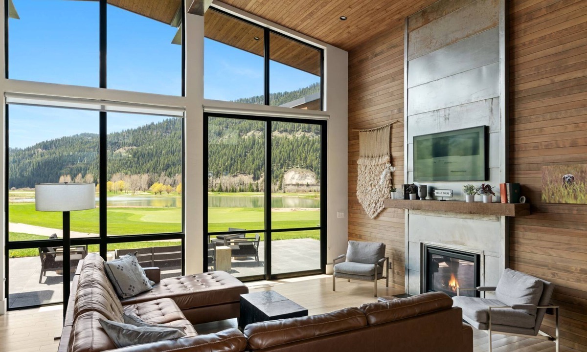 Hoback Junction House | Jackson Hole Fairway Lodge 18
