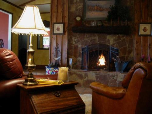 Shallowater Bed & Breakfast | Jackson House Western Room