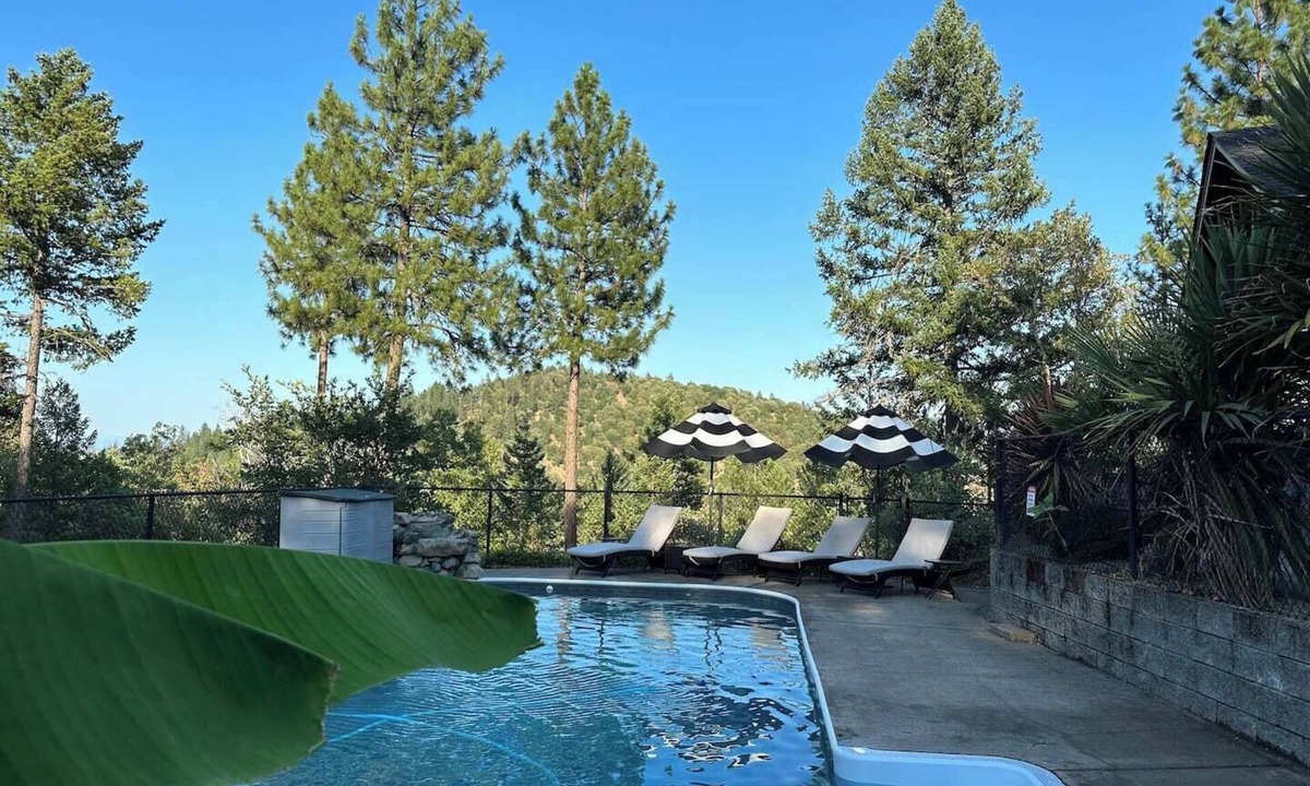 Jacksonville House | Jacksonville Mountain Retreat