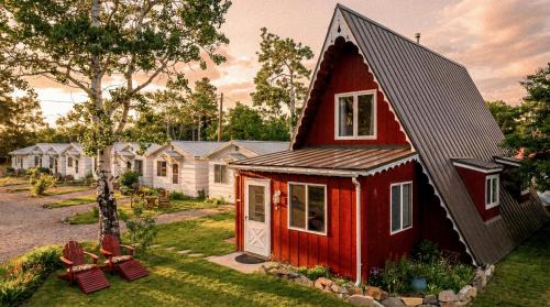 East Glacier Park Village Hotel | Jacobson's Cottages