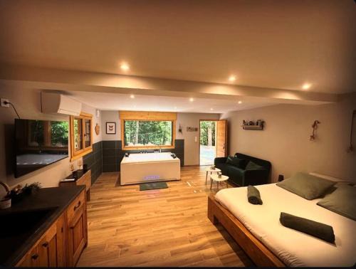 L'Esperou Apartment | Jacuzzi en forêt