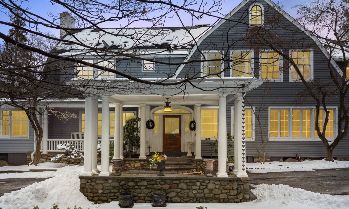 Coffeyville Villa | Jacuzzi - West Point - Family Friendly