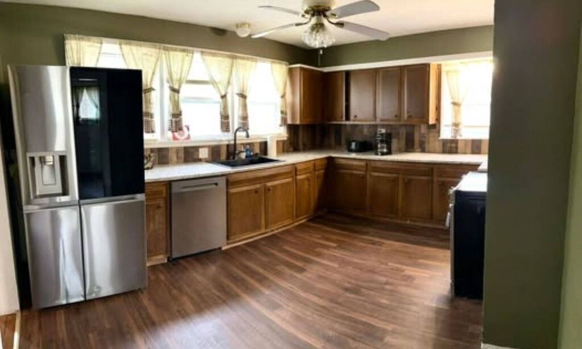 Olney House | Jade Junction - Newly Remodeled 3 BR/1 BA