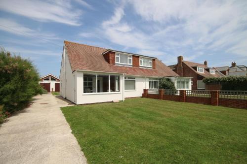 East Wittering House | Jaknelee, West Wittering