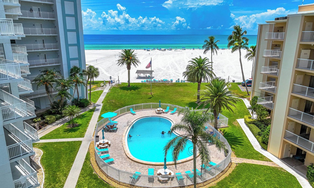 Siesta Key Condo | Jamaica Royale by Beachside Management