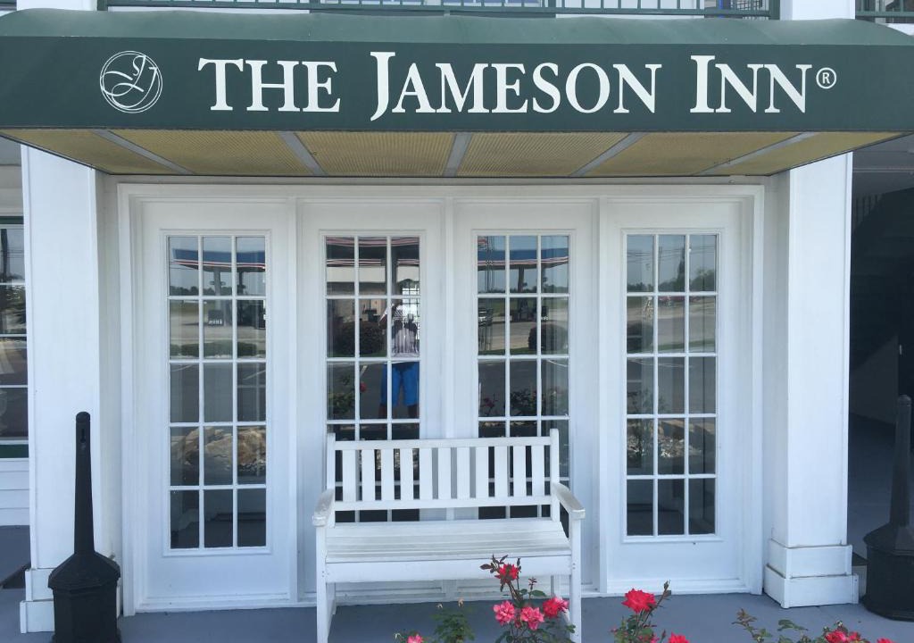 Douglas Hotel | Jameson Inn Douglas