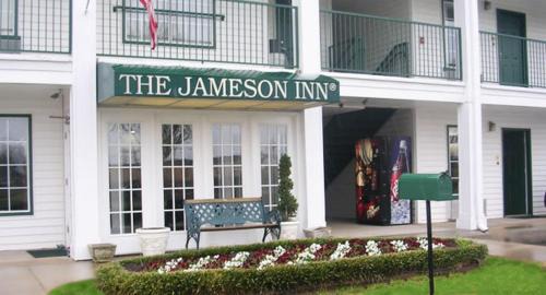 Perry Hotel | Jameson Inn - Perry